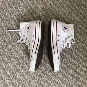 Chuck Taylors White Hightop Converse